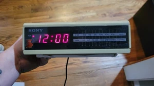 Sony Dream Machine AM FM Digital Clock Radio Tan Model ICF-C2W Vintage Works - Picture 1 of 8