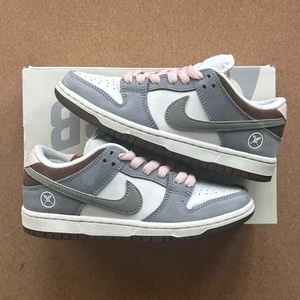 UK 4 - Nike SB Dunk Low Yuto Horigome - Wolf Grey/Iron Grey/Sail - Bild 1 von 9