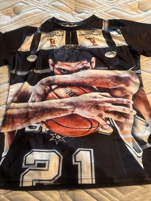 Tim Duncan Spurs Shirt medium  - Image 1 of 4
