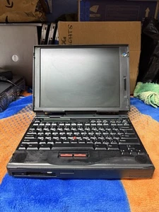 IBM ThinkPad 760XL 12.1" WinXPpro, Pentium 166 Mhz 32GB, 10GB HDD 1.44, CD - Imagen 1 de 11