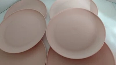 6 pcs Mainstays Plastic Plates 10.5" Blush NEW - Image 1 of 4