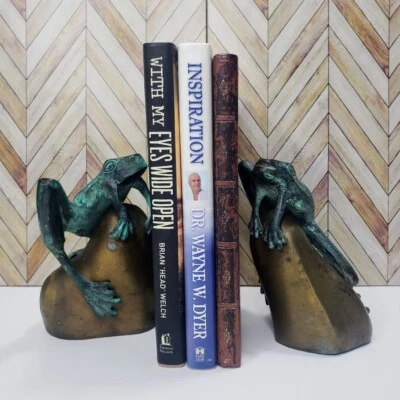 Пара бронзовых латунных металлических лягушек на скале зеленая патина стиль Маршалла Фредерика винтаж - Изображение 1 из 4