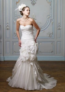 Stunning Ian Stewart designer Wedding Dress Size 12 - Picture 1 of 20