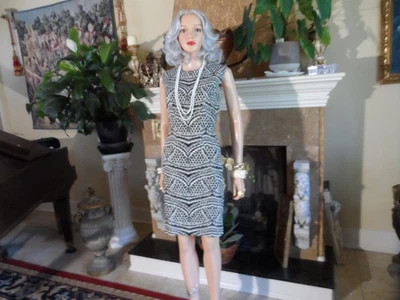 Diane Von Furstenberg Black & Ivory Print Sheath Dress Size 12 - Image 1 of 4