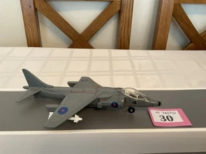 ERTL FORCE ONE DIECAST HARRIER JUMP JET/SEA HARRIER (30/16) - Picture 1 of 7