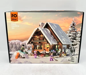 NEW Funwhole F9041 Ski Lodge Building Block Set: 2187 Pieces - Picture 1 of 6