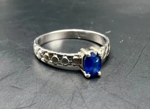 Anillo Vintage Zafiro Azul Tormentoso y Oro Blanco 10K (Clyde Duneier), Talla 9 - Imagen 1 de 13