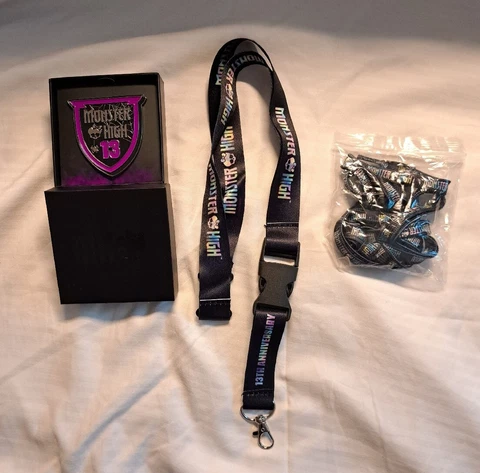MONSTER HIGH 13 PIN LANYARD AND SHOELACES MATTEL 2023 SDCC COMIC CON EXCLUSIVE Cover