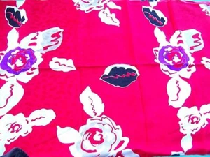 39″ RED SILK JACQUARD PRINT IN WHITE BLACK & PURPLE fABRIC TOP SKIRT CRAFTS HOME - Imagen 1 de 1