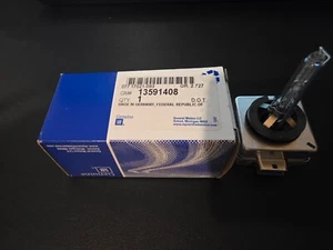 NEW OEM Genuine GM Headlamp Bulb 13591408 - Picture 1 of 4