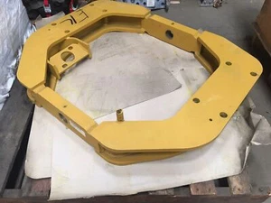 Vehicular Rear Axle Support 1122290C2 Komatsu American Excavator - Picture 1 of 12