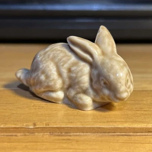 Vintage Wade Porcelain Tea Tin Bunny Rabbit Figure Miniature Ceramic England - Picture 1 of 6