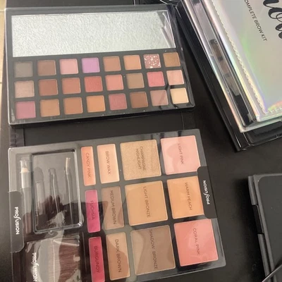 Profusion FACE 24 Shadow Pallet/ 6 CONTURE / 6 BLUSH Set con pinceles pequeños   Foto 1 de 4