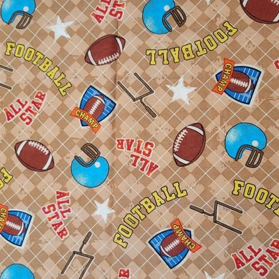 Хлопчатобумажная ткань футбольные шлемы мячи All Star спортивный принт коричневое одеяло 27x42 дюйма - Изображение 1 из 4