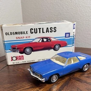 Jo-Han Oldsmobile Cutlass 1/25 Snap Kit – Built Model – Classic Blue with Box - Picture 1 of 12