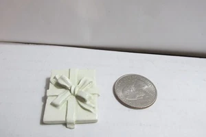 Vintage Tiny  Ceramic Figurine ((  Paper Weight   )) Free Shipping - Picture 1 of 2
