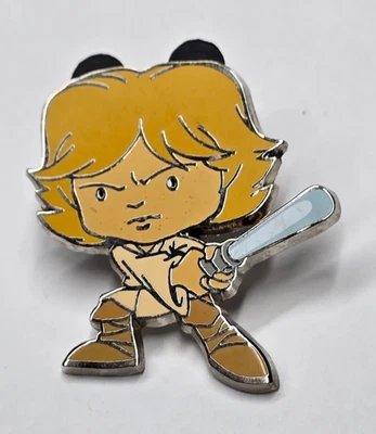 Pin Disney 2014 LUKE SKYWALKER Star Wars Lindo Misterio Chibi PP108415 Sable de Luz Foto 1 de 2