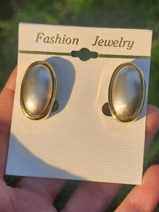Vtg Gray Faux Mabe Pearl Oval Gold Tone Clip Earrings Oblong Shaped - Picture 1 of 14