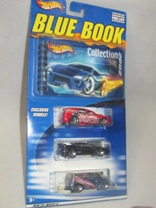 New Old Stock!! Hot Wheels 2002 Blue Book with 3 Cars * - Picture 1 of 4