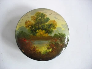 ¿Fedoskino de colección? Caja de baratija de laca 1988 paisaje 3 1/4" ¿Ruso? Papel maché - Imagen 1 de 7