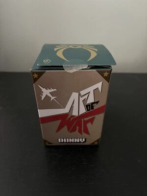 Figura Vinilo Kidrobot Art Of War Dunny Red Knight Patricio Oliver Foto 1 de 4