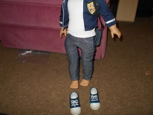 Traje de muñeca de 18" NO INCLUIDO Jeans, camiseta, chaqueta, zapatillas, bolso - Imagen 1 de 5