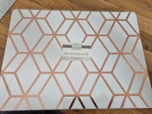 Placemat x 4 - Picture 1 of 1