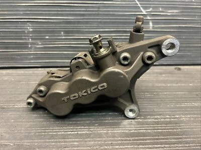 Pinza de freno delantera derecha Kawasaki Ninja ZX7R 1996-2003. Limpiado y revisado Foto 1 de 2