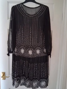 1920s flapper dress. Black, Beaded, original - Picture 1 of 3