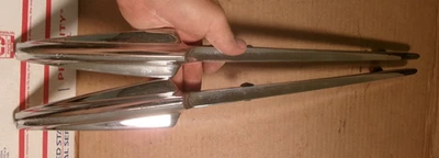 Pontiac Catalina Bonneville 1959 estrella jefe guardabarros adorno lanza par original Foto 1 de 4