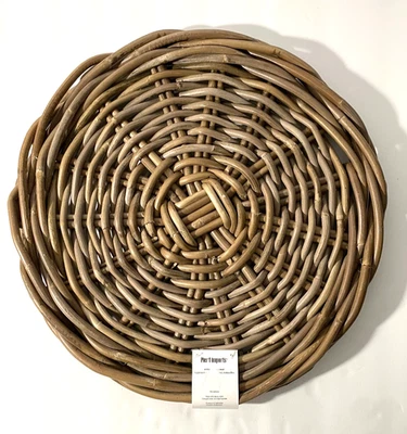 Mantel individual cargador redondo tejido de ratán Pier 1 Imports Foto 1 de 4