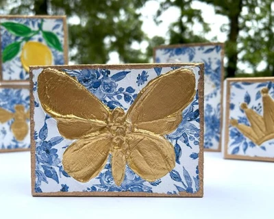 Bloques de arte de té nupcial azul blanco botánicos mariposa chinoiserie Coddiwomple Foto 1 de 3