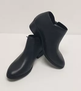 Time and Tru Women's Zipper Bootie size 7.5 - BLACK - Picture 1 of 6