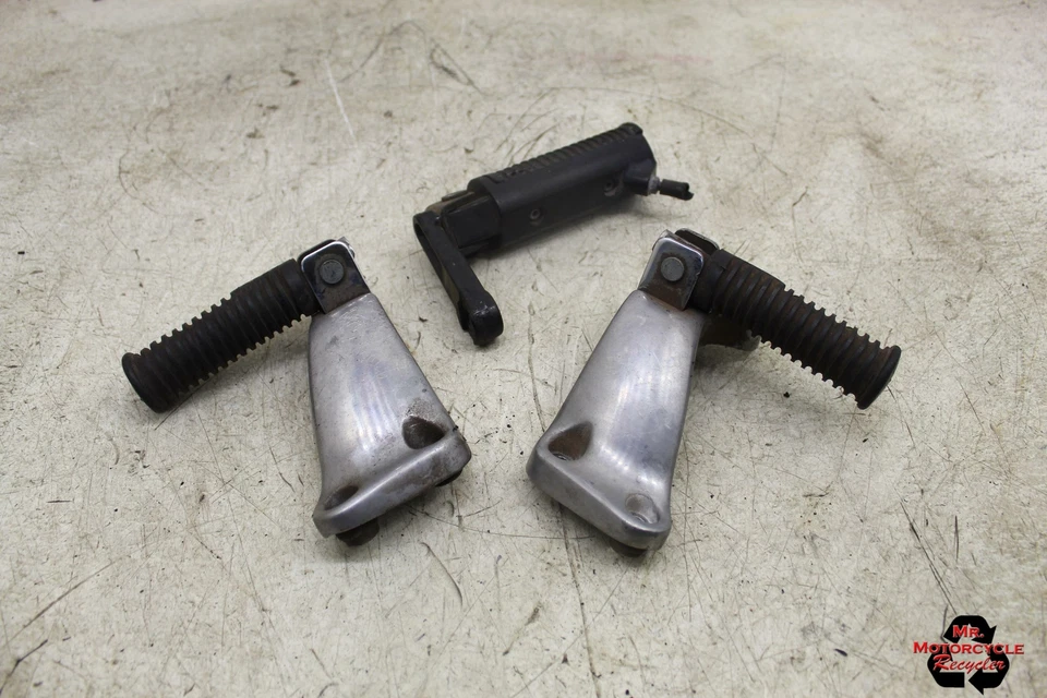 Kawasaki Vulcan 88 1993 juego de clavijas de pie de pasajero trasero K18 Foto 1 de 4