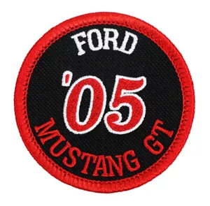 2005 Ford Mustang GT bestickter Aufnäher schwarz/rot zum Aufbügeln Jacke Mütze Tasche - Bild 1 von 2