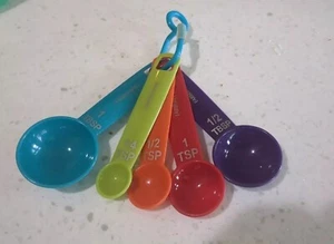 Colorful 1990's Farberware 6 Piece Measuring Spoon Set 1/4 tsp to 1 Tbsp - Picture 1 of 6