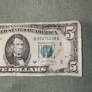 1988a 5 Dollar Bill - Picture 1 of 7