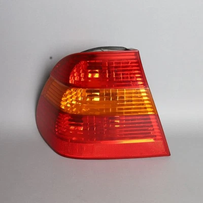 Luz trasera izquierda BMW 325i 330i 2002-2005 sedán 63216946533 OEM usada Foto 1 de 4