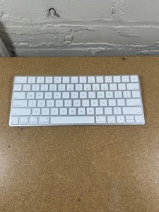Używana klawiatura Apple Magic Keyboard A1644 MLA22LL/A Bluetooth iMac (Błyskawica, biała) PRZECZYTAJ - Zdjęcie 1 z 6