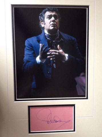 PLACIDO DOMINGO - CHART TOPPING OPERA STAR - SUPERB SIGNED PHOTO DISPLAY Cover