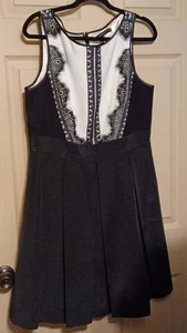 White House Black Market Größe 12 schwarz & cremefarbenes Kleid mit Spitze - Bild 1 von 3