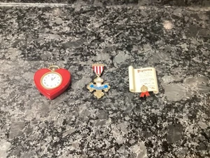 Hallmark Andenken Ornament Zauberer von Oz A BRAIN A HEART THE NERV 2015 Brandneu - Bild 1 von 5