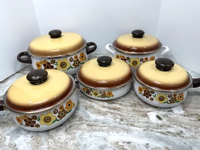 10 peças Conjunto de caçarola vintage anos 70 panela esmalte flor colheita panela - Imagem 1 de 4