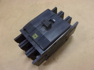 Square D QOU325 240V AC 3 Pole 25 Amp Main Sub Din Rail Mount Circuit Breaker - Picture 1 of 8