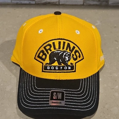 Boston Bruins RBK Face-Off SuperFlex S/M Sombrero Oso Logo Parche Dorado y Negro Foto 1 de 4