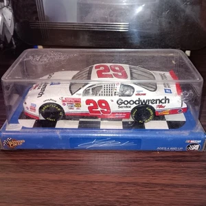 Winner's Circle Kevin Harvick #29 1:24 Goodwrench Diecast Car NASCAR - Picture 1 of 5