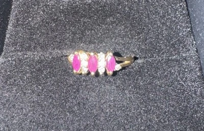 💍💍Vintage 14kt YG Natural Ruby & Diamond Ring Size 5.75💍💍 - Image 1 of 4