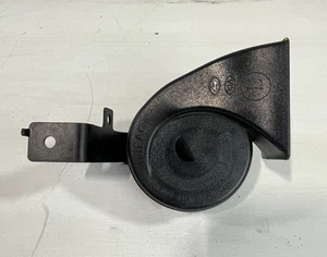2022-2025 GENESIS G70 LOW PITCH HORN SIGNAL ALARM W/ BRACKET 96611-G9010 #104296 - Bild 1 von 6