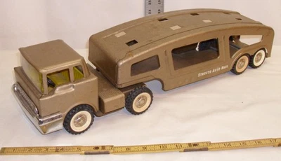 STRUCTO FORD AUTO CARRIER SEMI TRUCK IN PRESSED STEEL - Image 1 of 3
