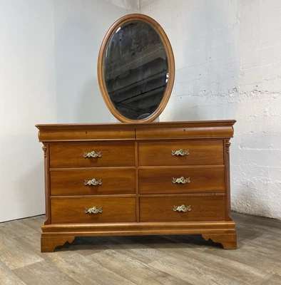 Cómoda con espejo Lexington Furniture Betsy Cameron Foto 1 de 4